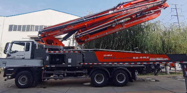 為什么32米泵車(chē)能高效泵送？以下幾點(diǎn)控制系統(tǒng)要注意