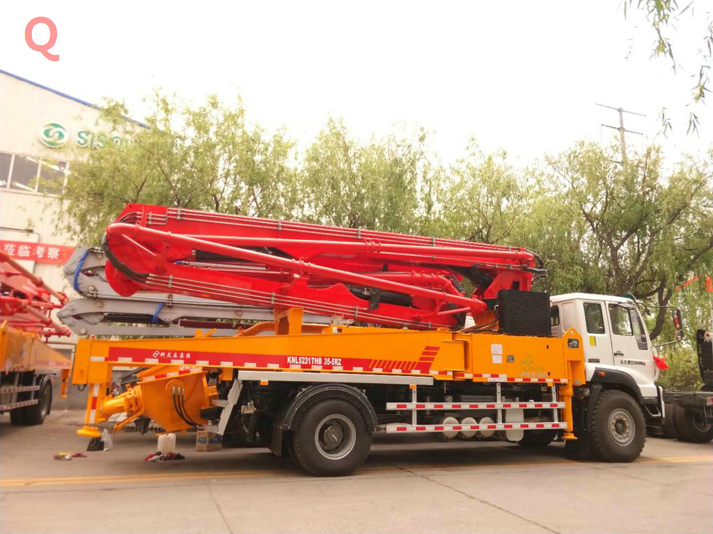科尼樂小型泵車 天泵，混凝土泵車