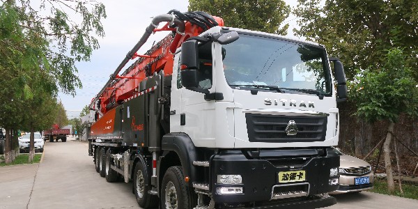 泵車在施工時(shí)，末端軟管要注意哪些事項(xiàng)