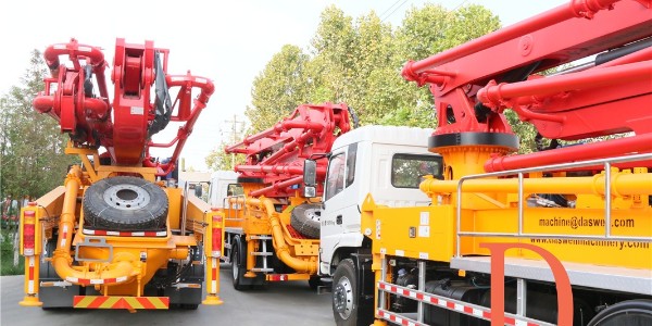 混凝土輸送泵泵管如何固定？