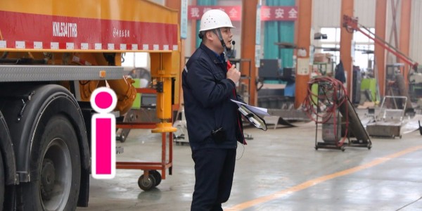 混凝土泵在更換油嘴或總成時應當做好哪些部位的清潔工作？