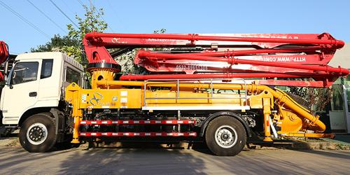 科尼樂為您淺析小型混凝土泵車惡劣環境施工應該注意什么？