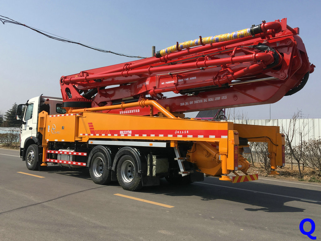 小型混凝土泵車(chē)，混凝土泵，小型泵車(chē)，天泵