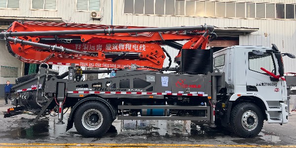 隨著32米短臂架泵車成為農村關注焦點，要如何選擇泵車