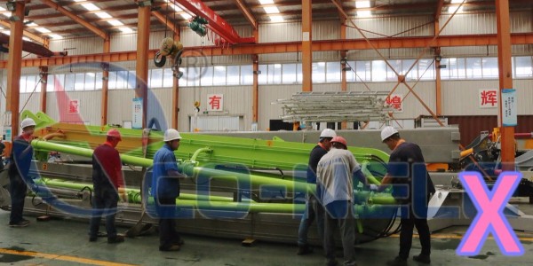 混凝土布料機在橋涵面布料時，應如何完成滑模攤鋪？