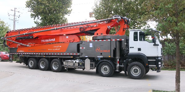 泵車(chē)在澆筑過(guò)程中，要遵循什么樣的方式